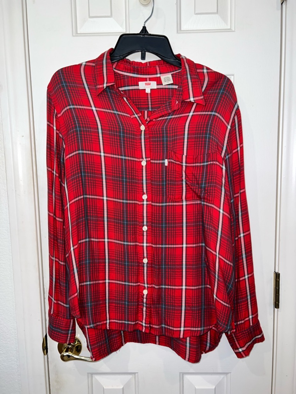 Levi’s Red Plaid Viscose High Low Blouse Size Large Lightweight Button Front - Picture 10 of 10